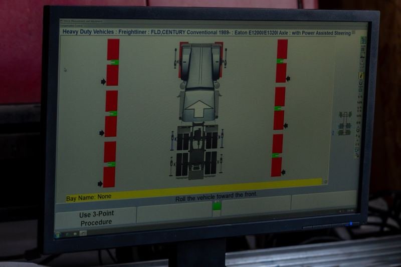 Heavy-duty truck alignment software showing axle readings