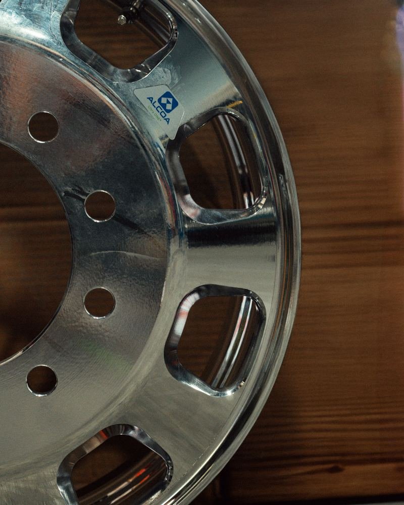 Alcoa Kenworth Stylized 10-Hole Wheel